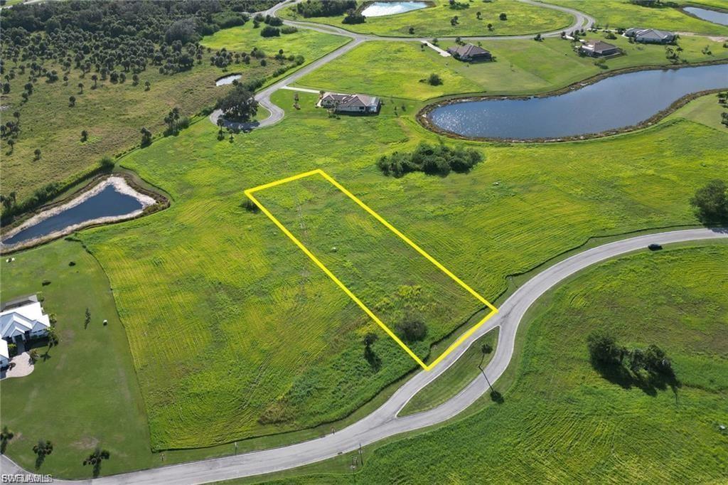 2023 Silk Bay Blvd Property Photo 4