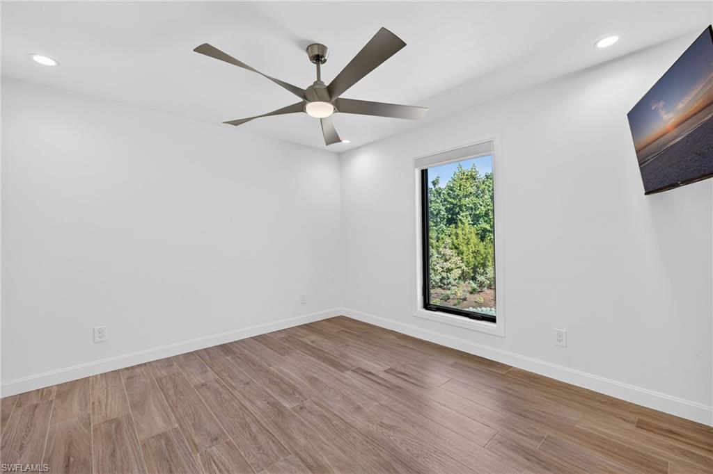 1211 Periwinkle Way Property Photo 33