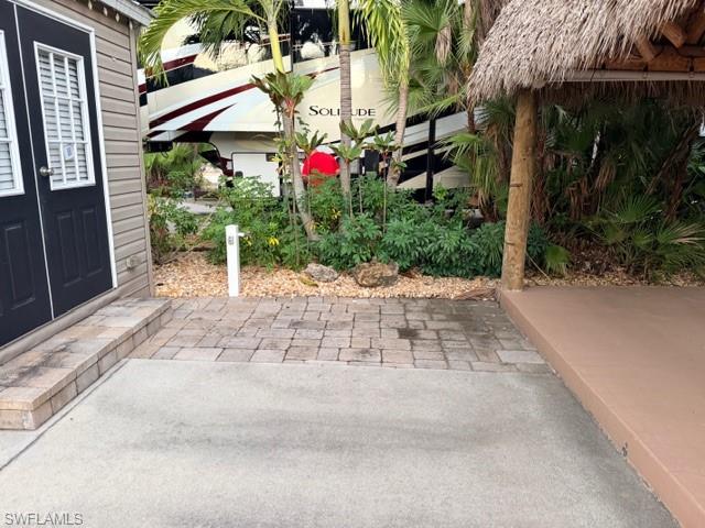 10212 Yellowtop Trl Property Photo 4