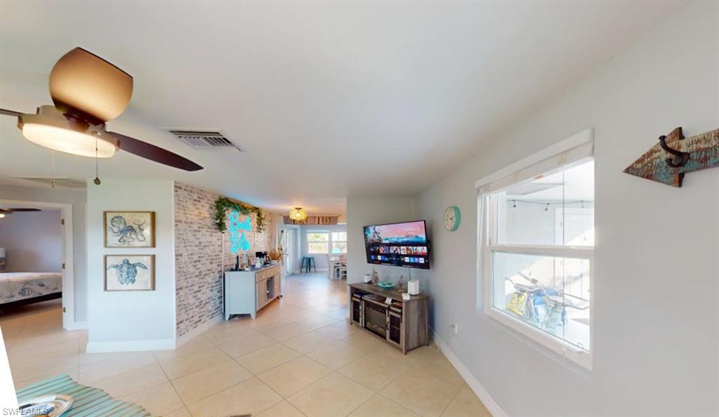 560 E Valley Dr Property Photo 15