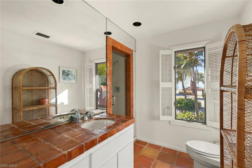 16632 Captiva Dr Property Photo 23
