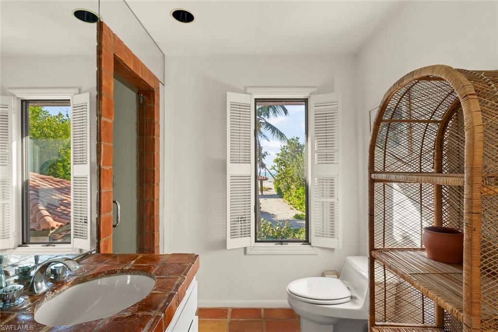 16632 Captiva Dr Property Photo 24
