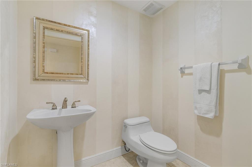 2090 W First St 1606 Property Photo 20