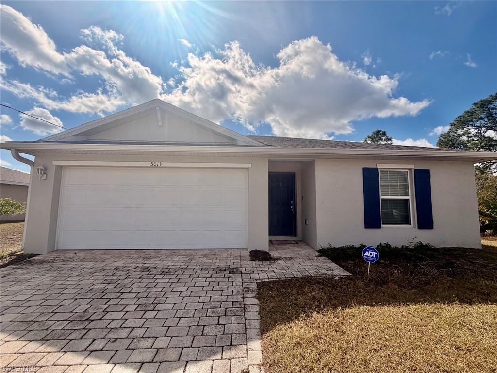 5013 Pinetree CIR Property Photo 1