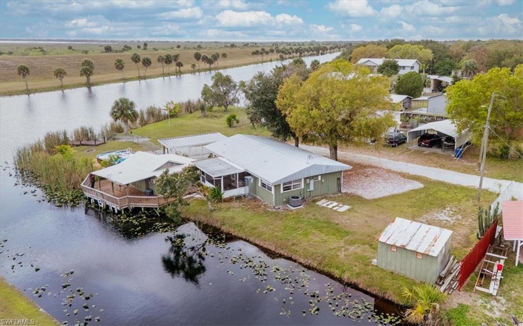 1083 Sunset Strip Property Photo 1