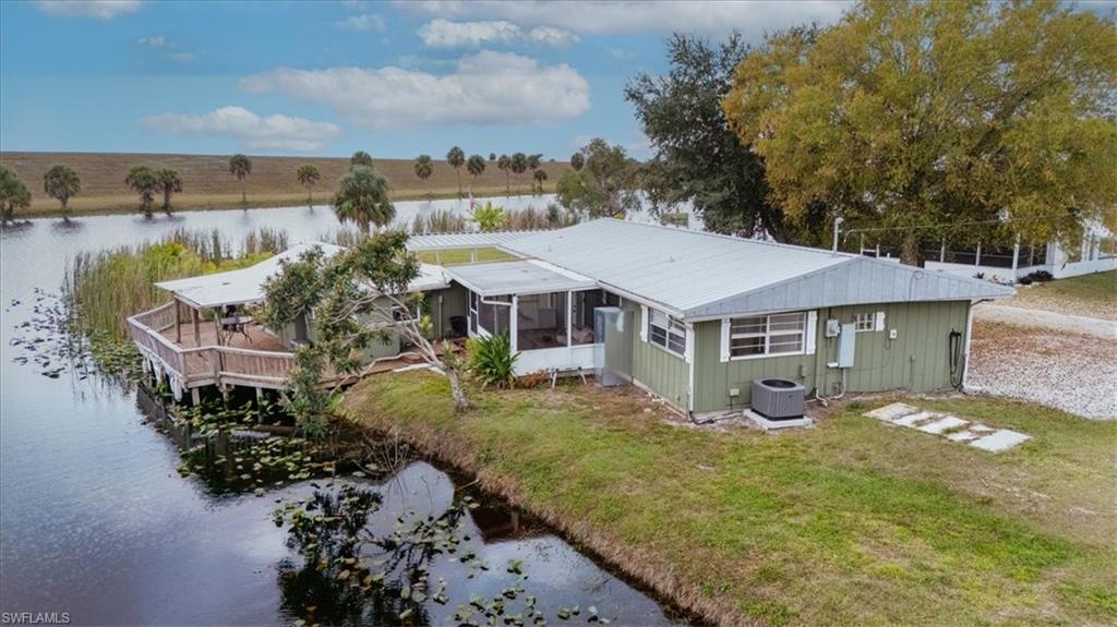 1083 Sunset Strip Property Photo 2