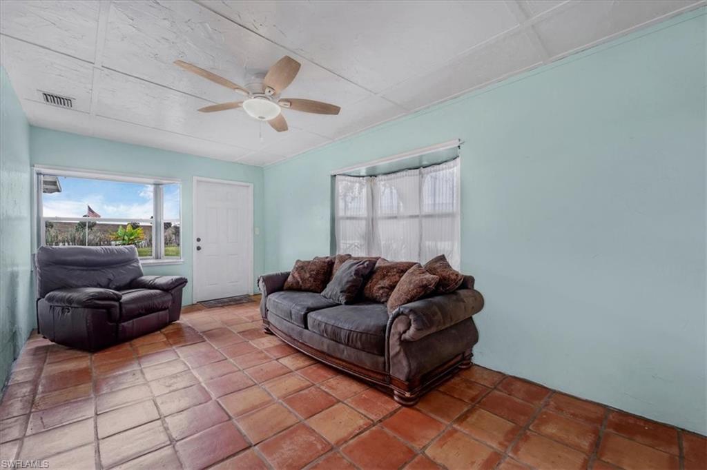 1083 Sunset Strip Property Photo 6