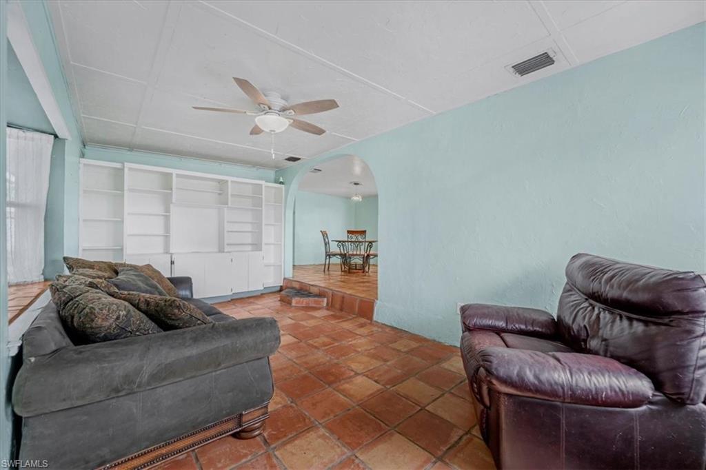 1083 Sunset Strip Property Photo 7