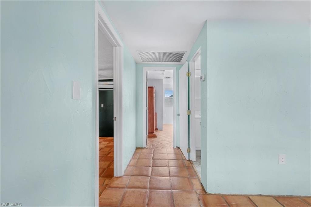 1083 Sunset Strip Property Photo 15