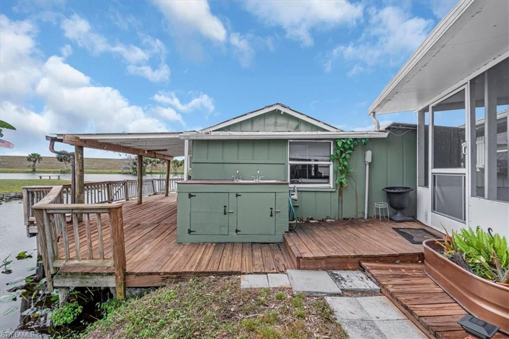 1083 Sunset Strip Property Photo 34
