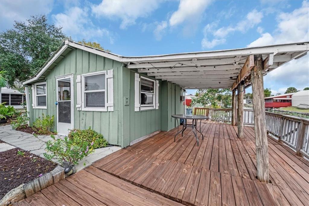 1083 Sunset Strip Property Photo 38
