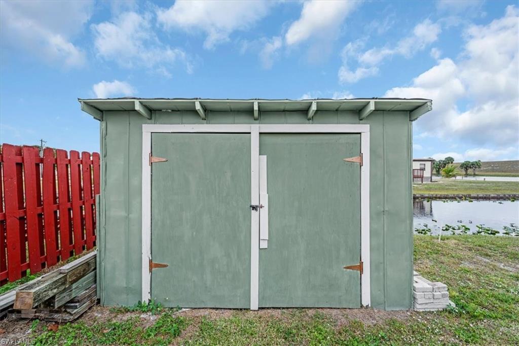 1083 Sunset Strip Property Photo 44