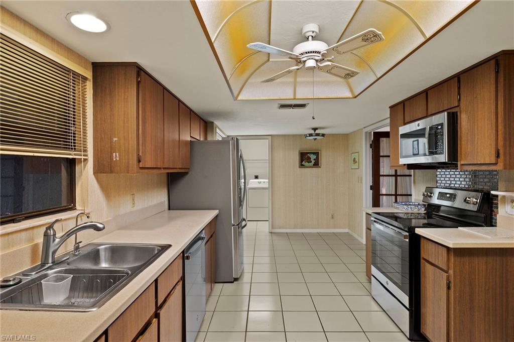5665 Arvine Cir Property Photo 7