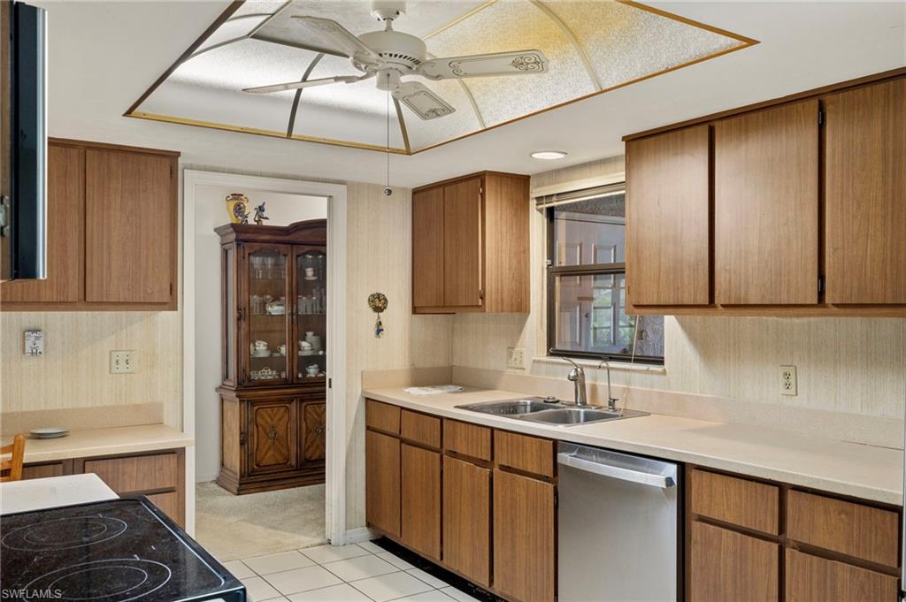 5665 Arvine Cir Property Photo 9