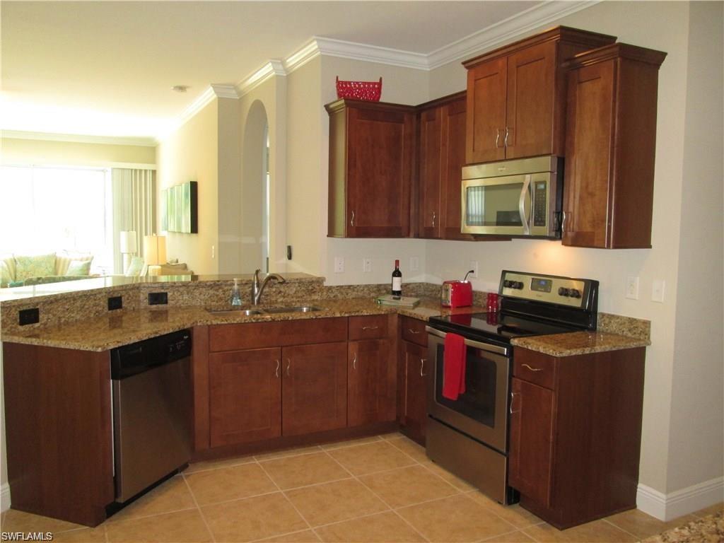 10702 Cetrella Dr Property Photo 5