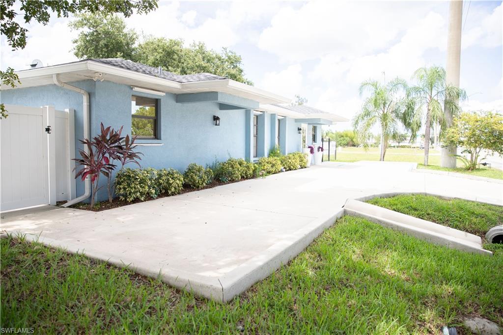 2828 Santa Barbara Blvd Property Photo 4