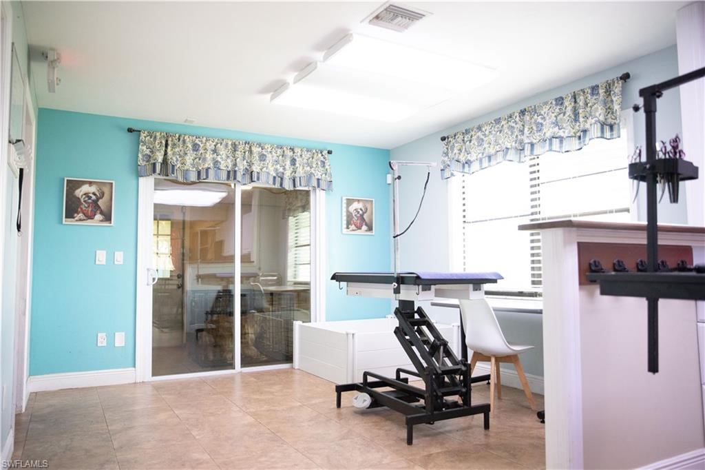 2828 Santa Barbara Blvd Property Photo 29