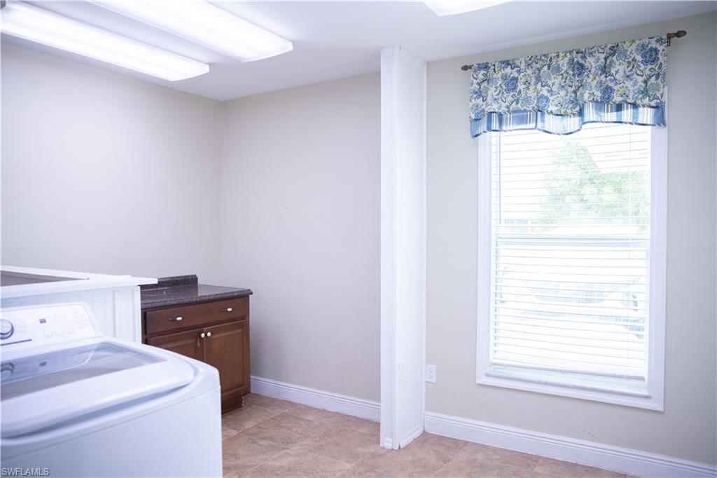 2828 Santa Barbara Blvd Property Photo 37