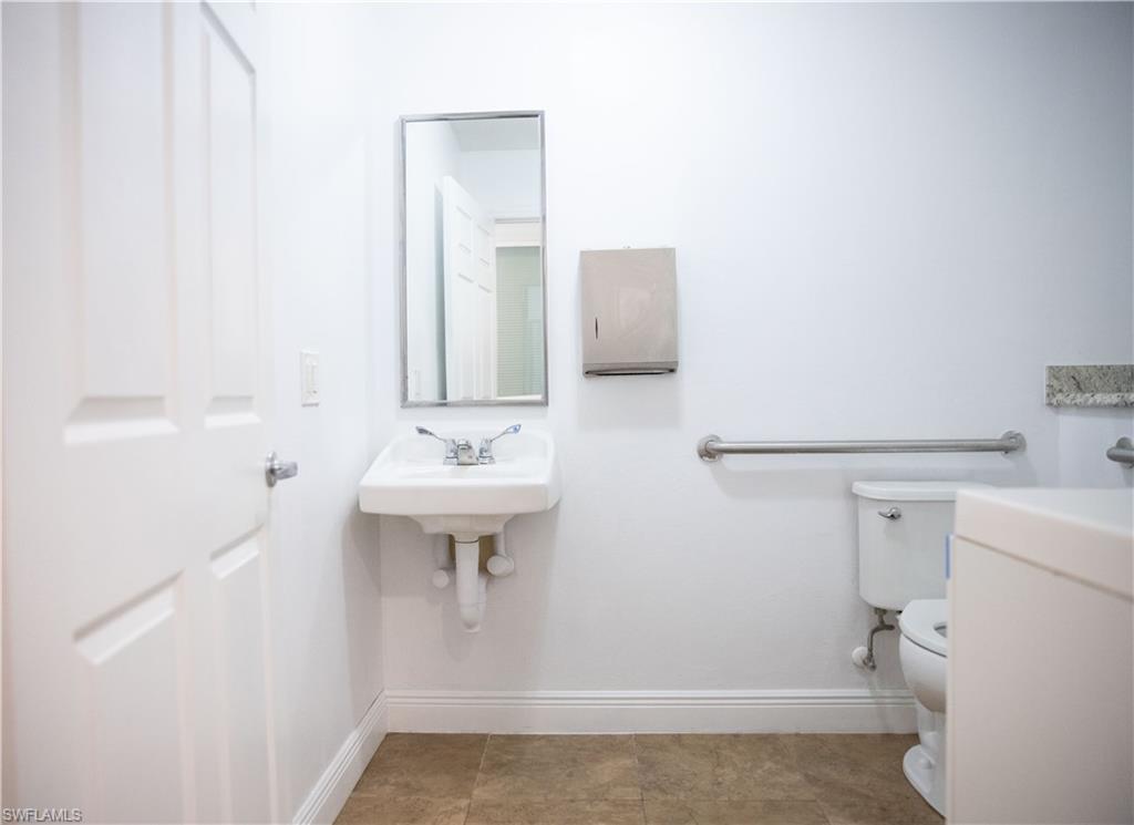 2828 Santa Barbara Blvd Property Photo 40