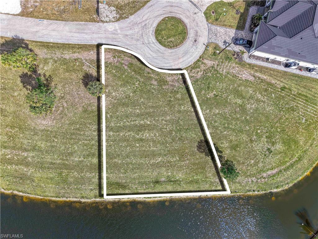 16299 Cayman Ln Property Photo 3