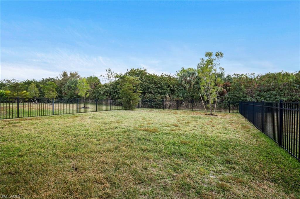 836 Heather Lake Ave Property Photo 15