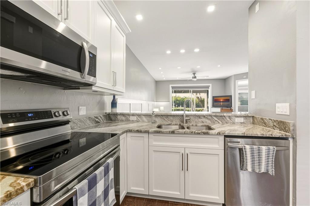 230 Newport DR 602 Property Photo 1