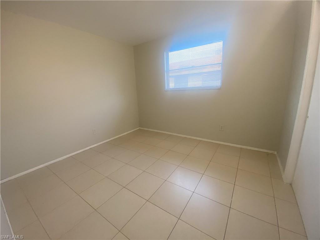 12607 1st St Property Photo 5
