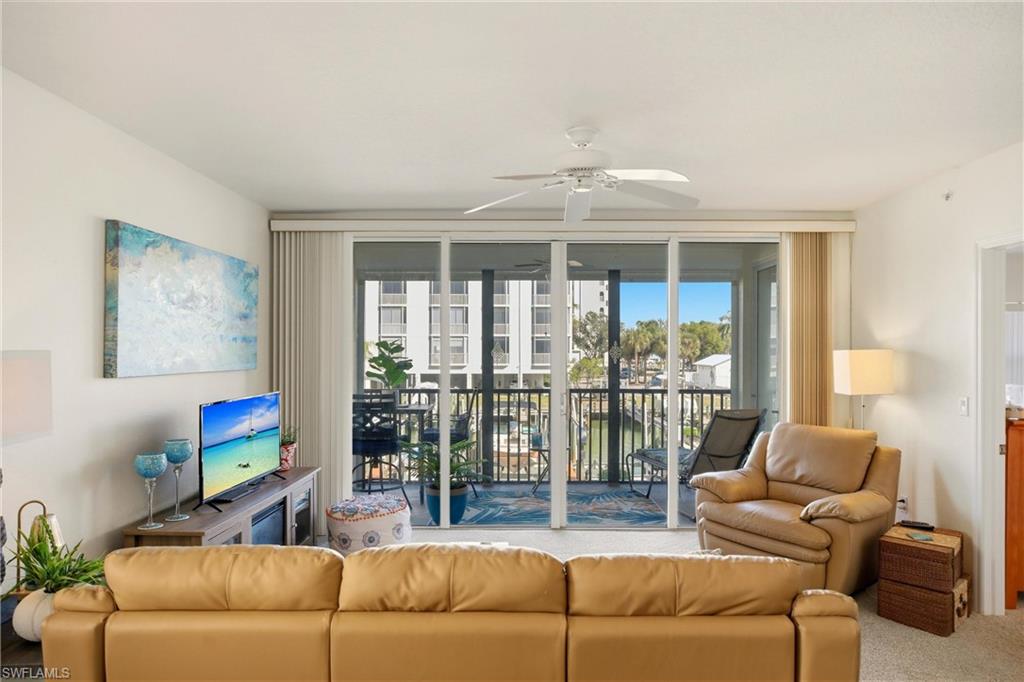 4421 Bay Beach Ln 611 Property Photo 3