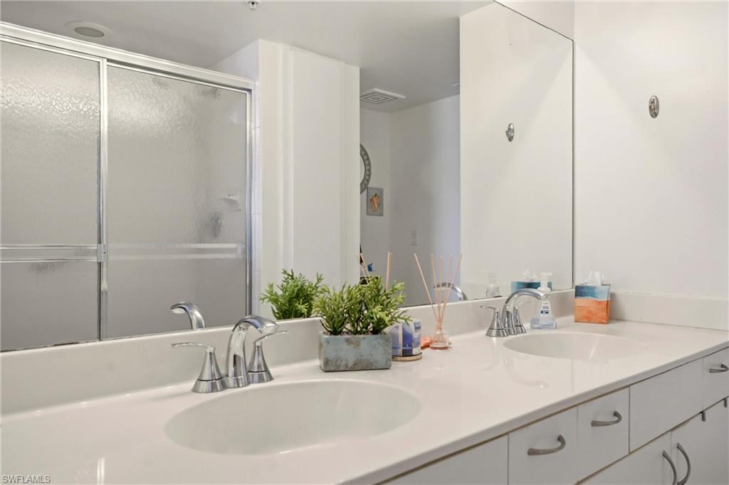 4421 Bay Beach Ln 611 Property Photo 19