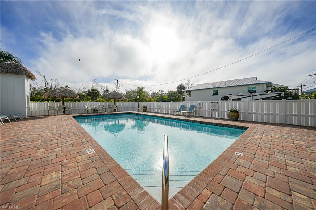 345 Mango St 604 Property Photo 37