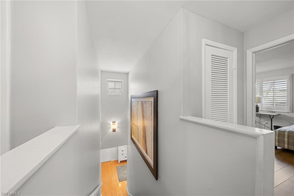 1030 Aqua Ln Property Photo 12