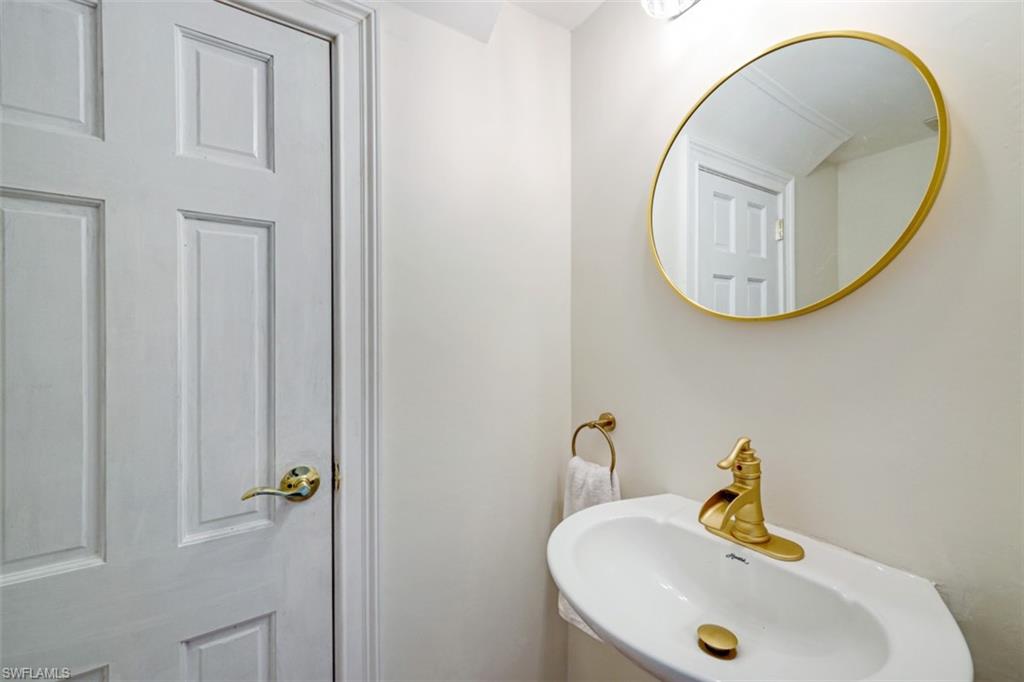 1030 Aqua Ln Property Photo 20