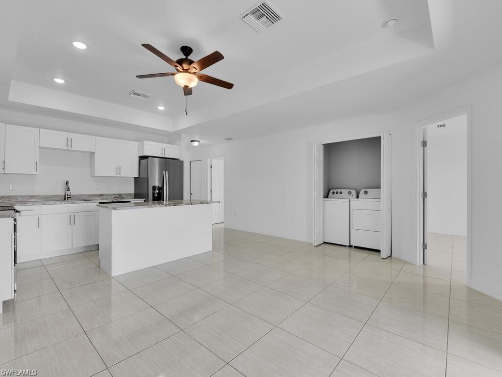 716/718 Harry Ave S Property Photo 3