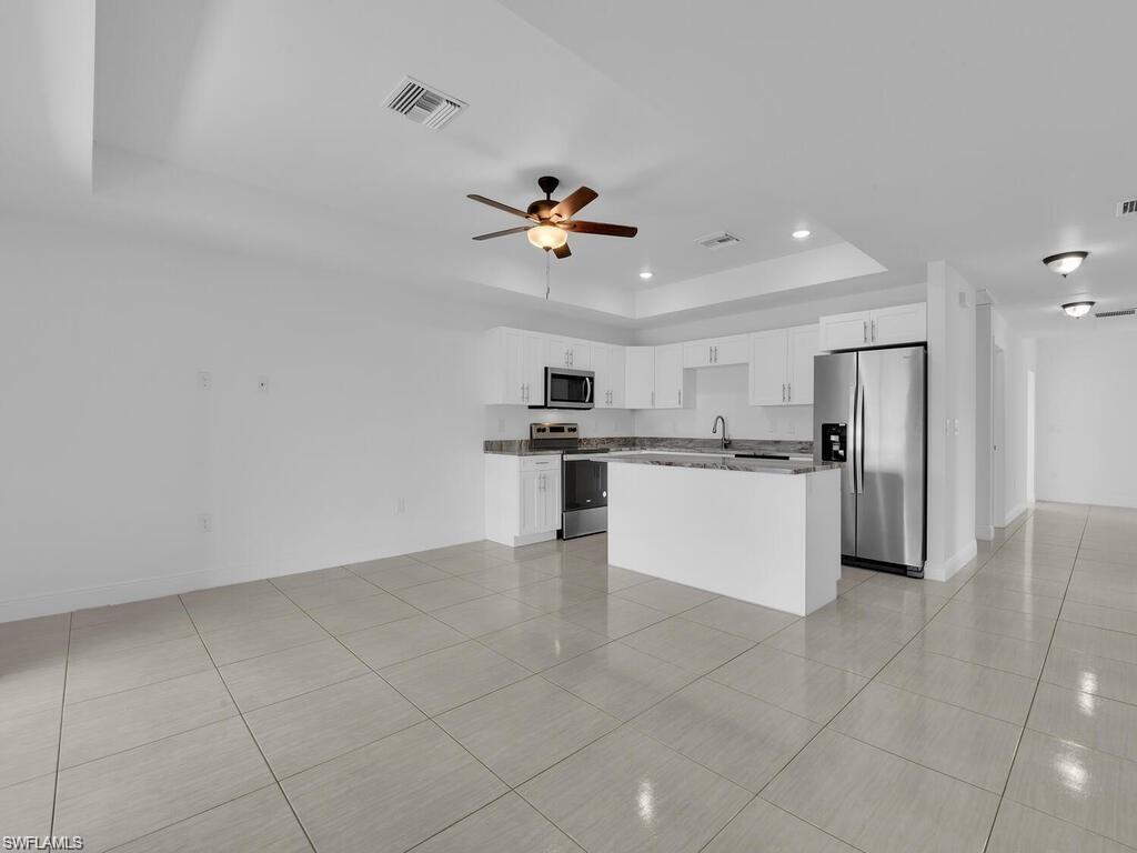 716/718 Harry Ave S Property Photo 7
