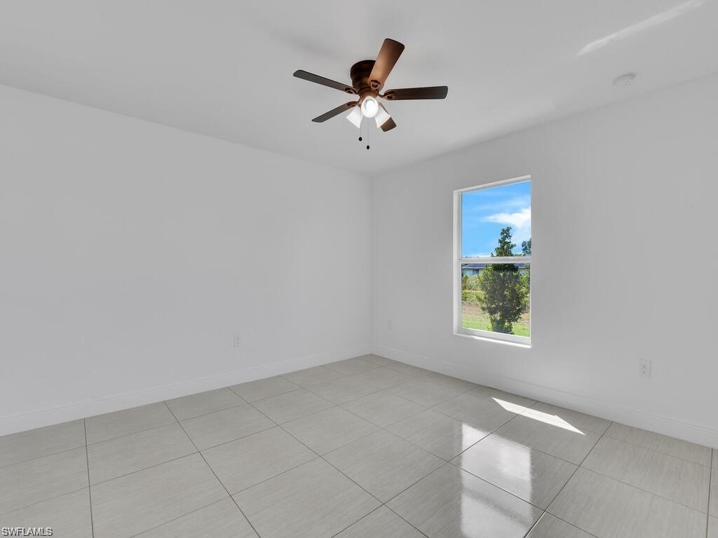 716/718 Harry Ave S Property Photo 13