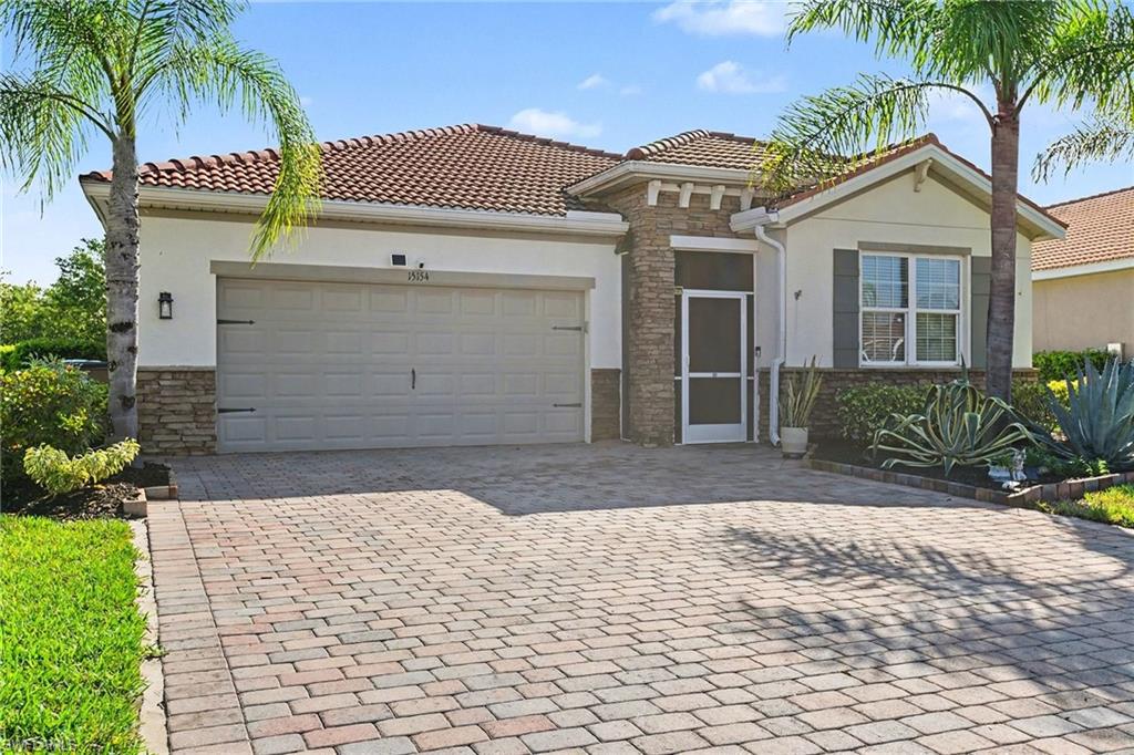 15154 Yellow Wood Dr Property Photo 3