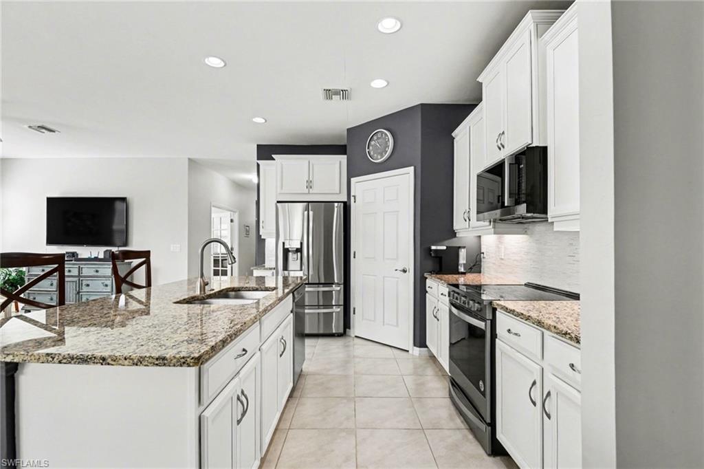 15154 Yellow Wood Dr Property Photo 10