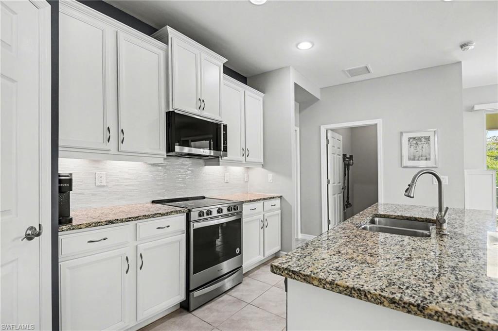 15154 Yellow Wood Dr Property Photo 13