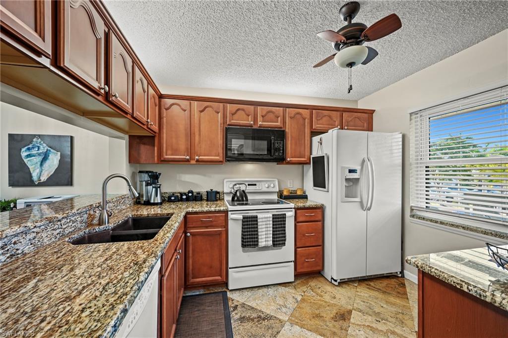 9290 Lake Park Dr 201 Property Photo 3