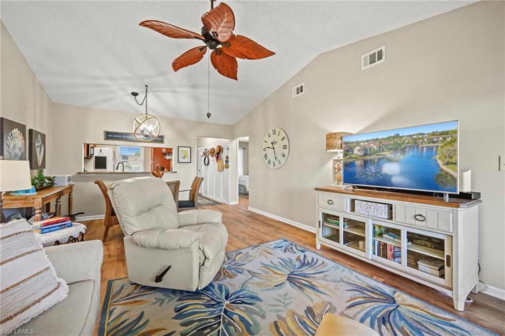 9290 Lake Park Dr 201 Property Photo 10