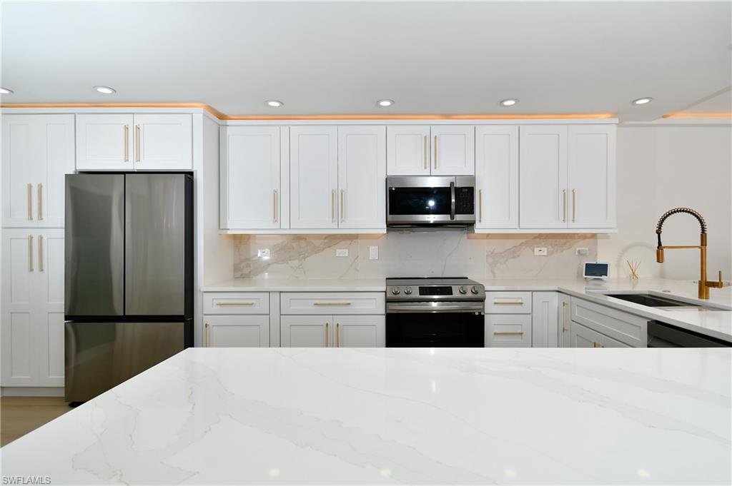 16290 Kelly Cove Dr 254 Property Photo 14