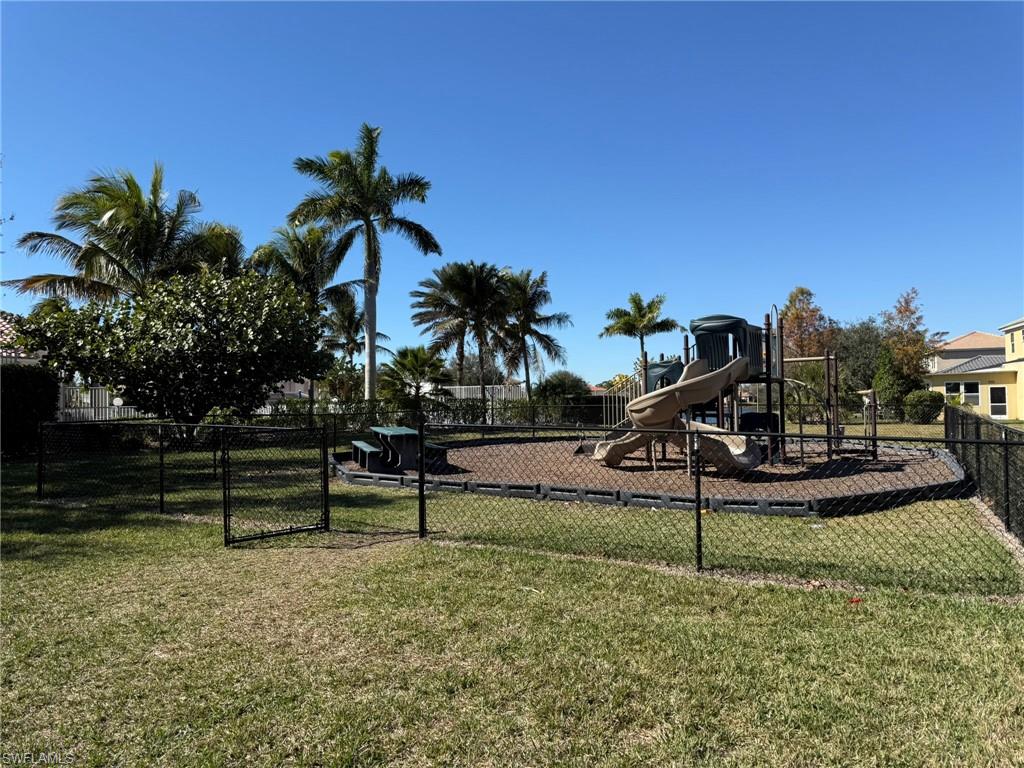 1376 Weeping Willow Ct Property Photo 39