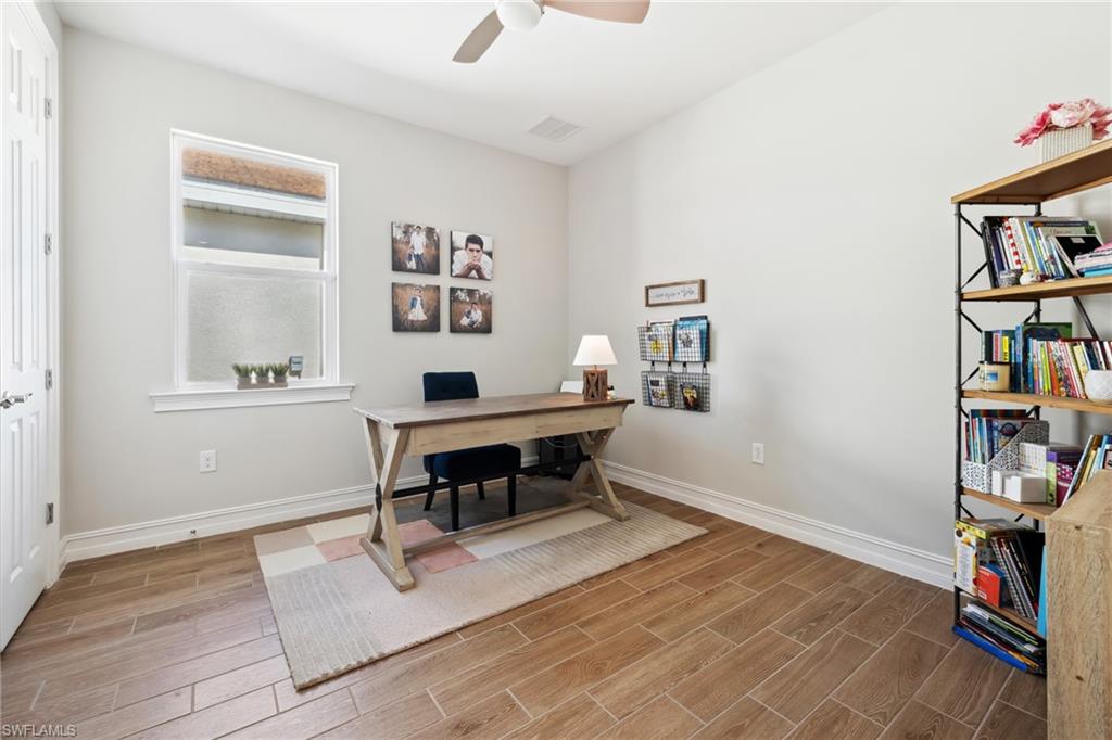 15361 Floresta Ln Property Photo 22