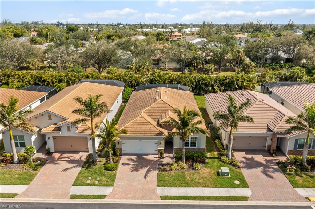 15361 Floresta Ln Property Photo 32