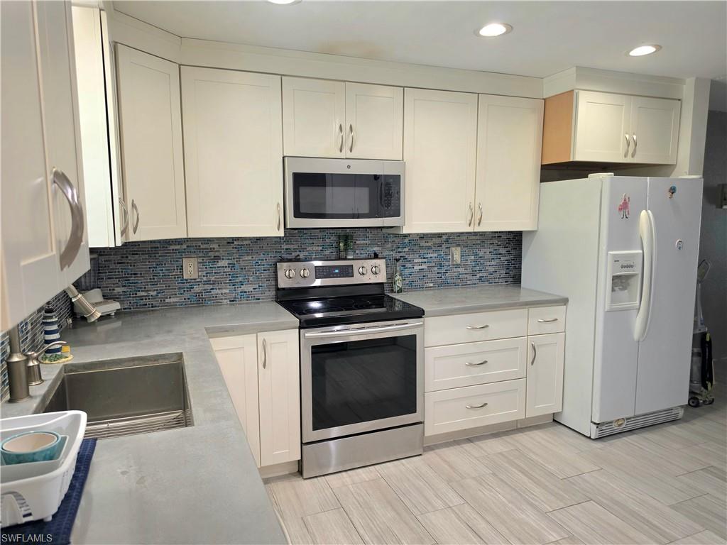 6777 Winkler Rd A 236 Property Photo 2