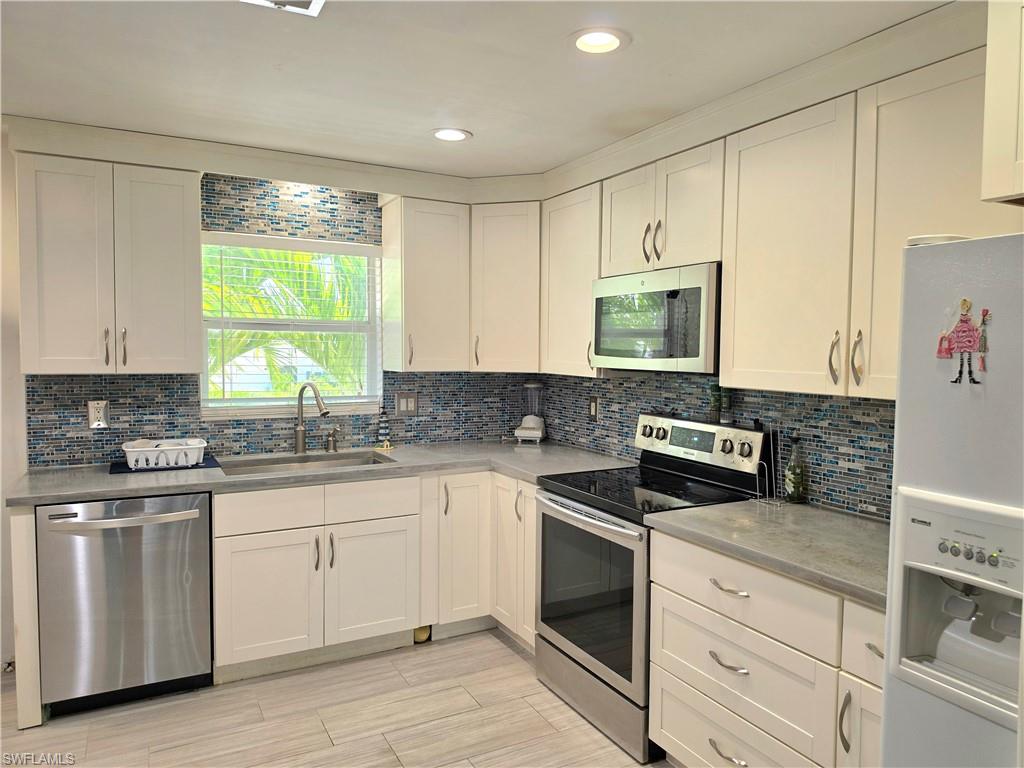 6777 Winkler Rd A 236 Property Photo 3