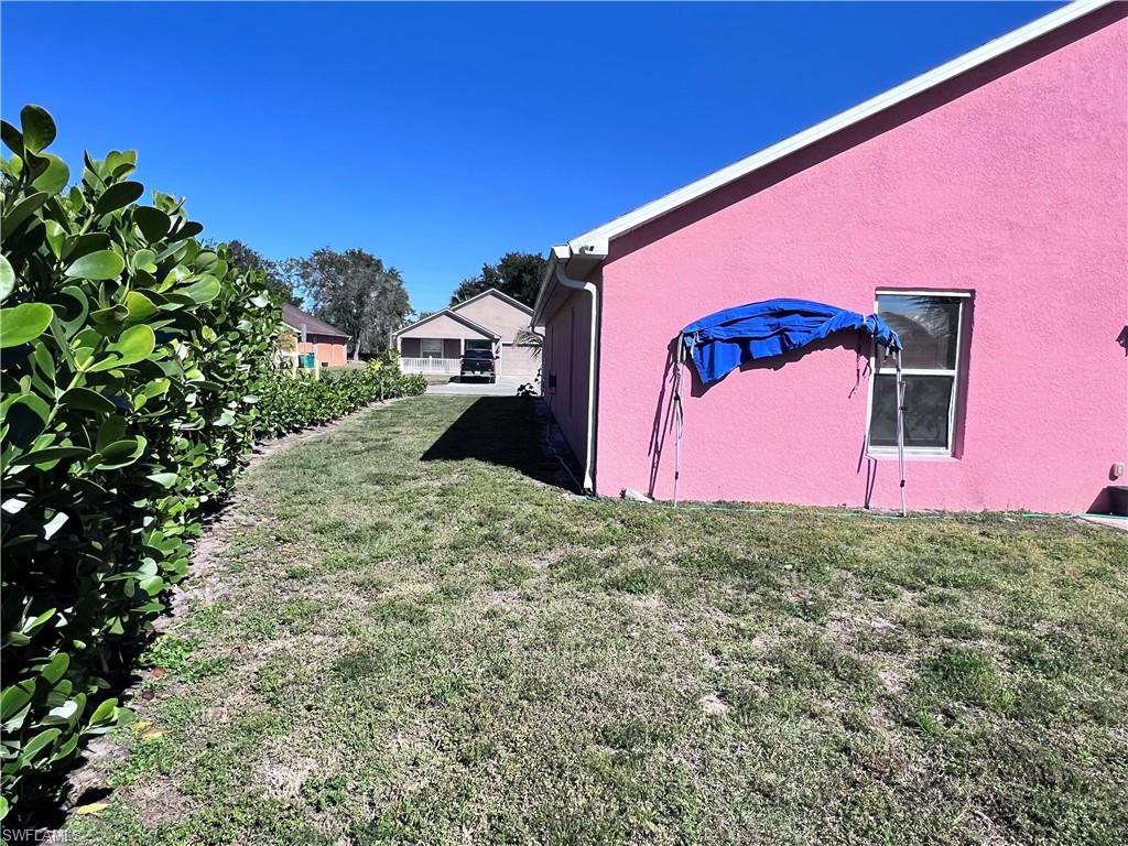 1187 Bush St E Property Photo 19