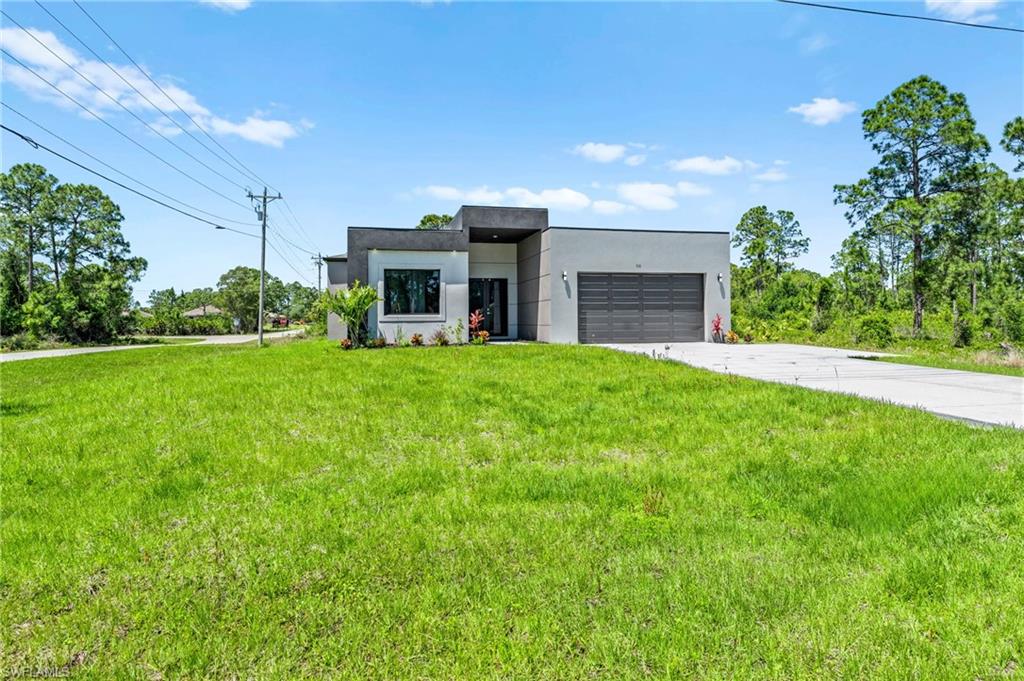 710 Eisenhower Blvd Property Photo 2