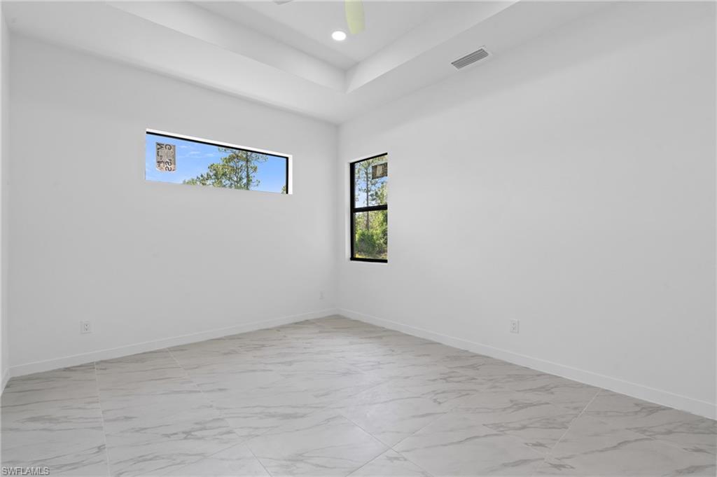 710 Eisenhower Blvd Property Photo 19