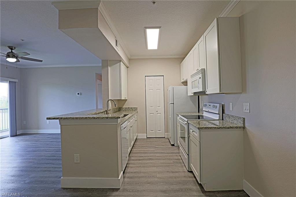 11480 Villa Grand 123 Property Photo 4